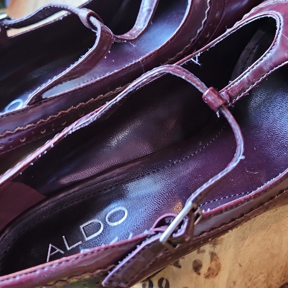 8M Burgundy Wine Dark Red Brogued Patent Aldo T-strap Round-Toe Mary Janes Vegan - Picture 7 of 10
